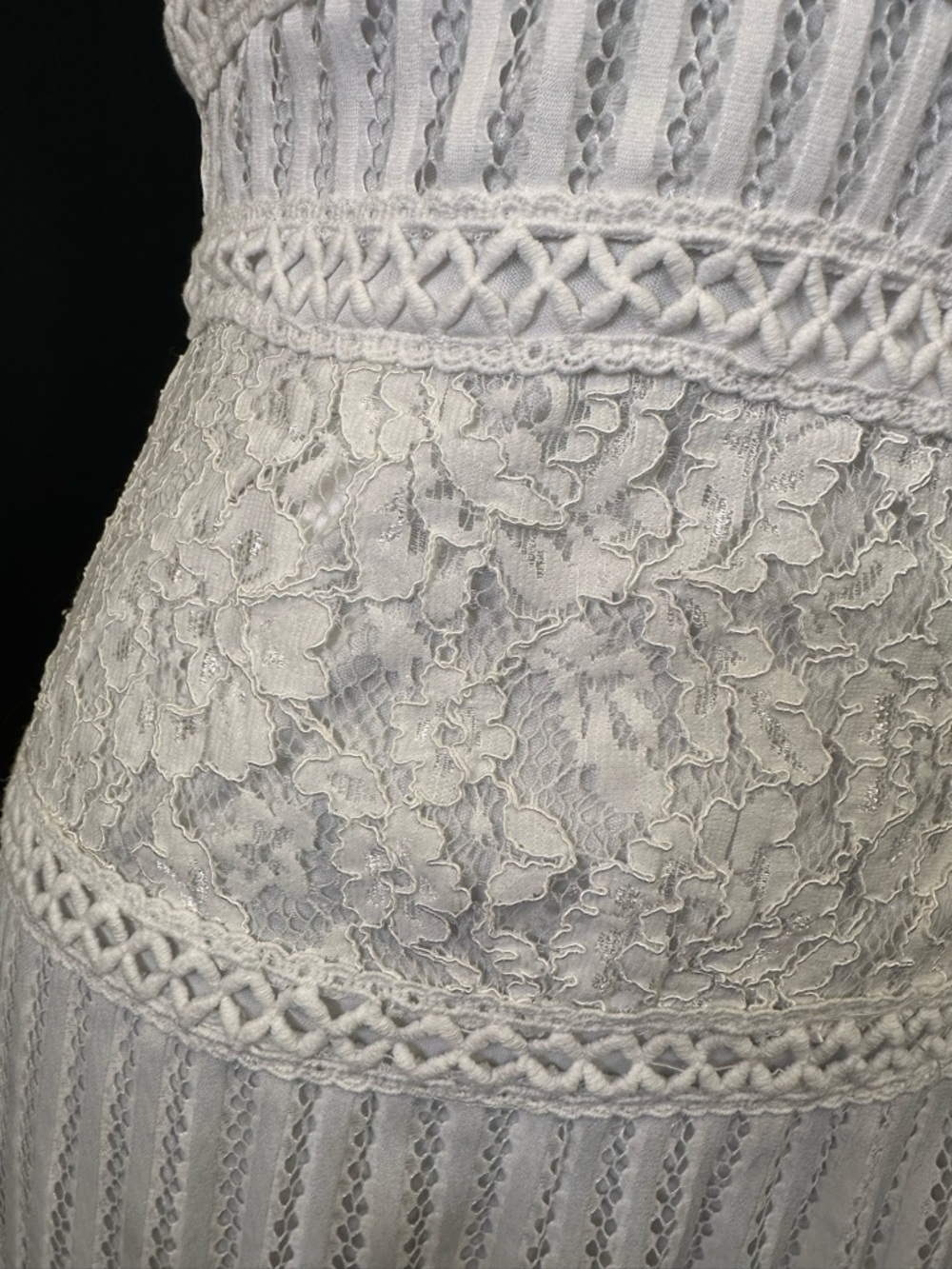 #171- Forever 21 White Lace V-Neck Bodycon Dress - Picture 4 of 9